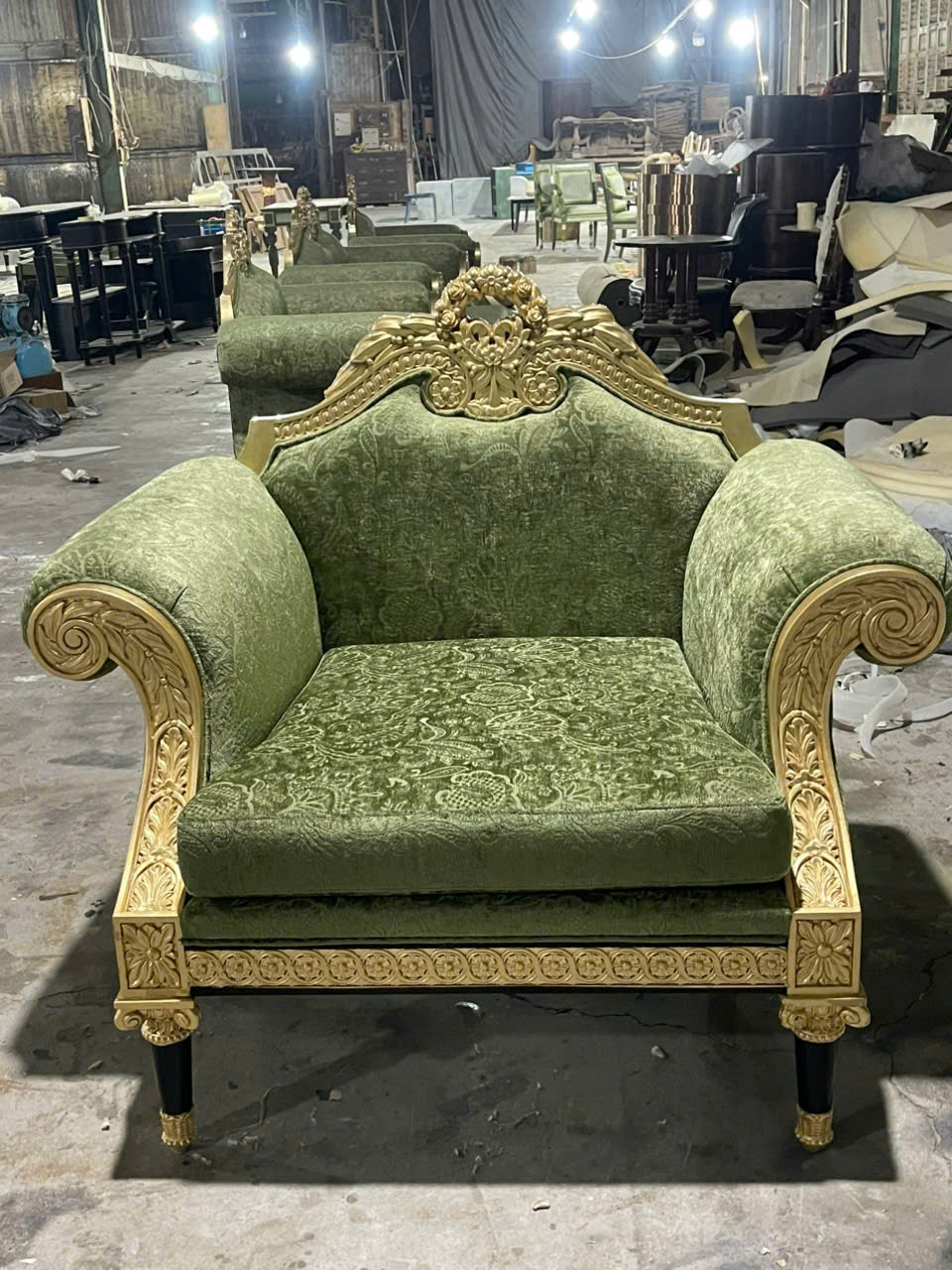 SOFA ĐƠN CỔ ĐIỂN LOUIS 16 TRIANON DÁT VÀNG